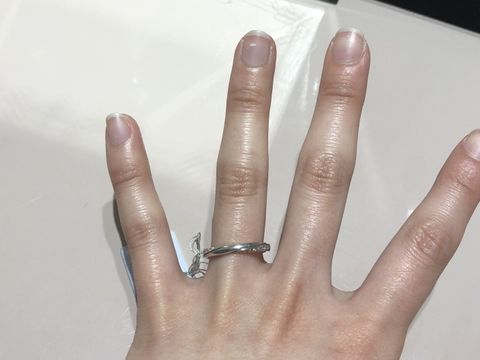 【TRECENTI(トレセンテ)の口コミ】 トレセンテさんでストレートやウェーブ、V字カットなど様々な形の指輪を試…