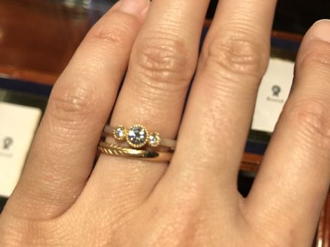 【RosettE(ロゼット)の口コミ】 華やかに咲き誇る花のように豊かに実る2人の人生 花 というエンゲージリン…