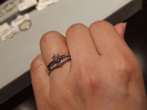 【ケイウノ ブライダル(K.UNO BRIDAL)の口コミ】 もし購入するならハーフエタニティリングがいいなと漠然とした気持ちでい…