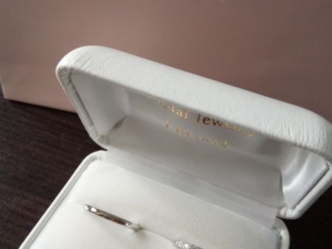 【LEGAN(レガン)の口コミ】 女性の指輪のダイヤモンドがキラキラきれいで、指輪のつけ心地も良かった…