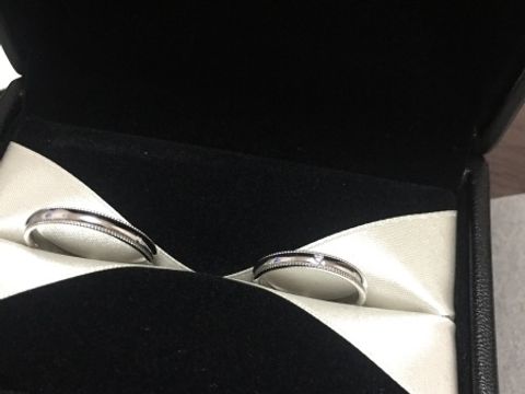 【エクセルコダイヤモンド(EXELCO DIAMOND)の口コミ】 ミル打ちの婚約指輪をいただいたので、結婚指輪はノーマルなものにしよう…