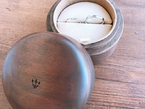 【COLANY(コラニー)の口コミ】 普段使いの出来る飾りのないシンプルな指輪を探していました。いろんな指…