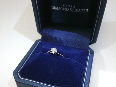 【銀座ダイヤモンドシライシの口コミ】 彼からプロポーズリングをもらい、指輪のデザインは一緒に選びに行きまし…