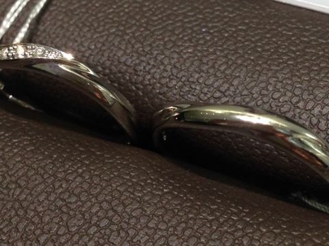 【BROOCH(ブローチ)の口コミ】 「やわらかな春風」という名前のリングを試着させていただきました。男女…