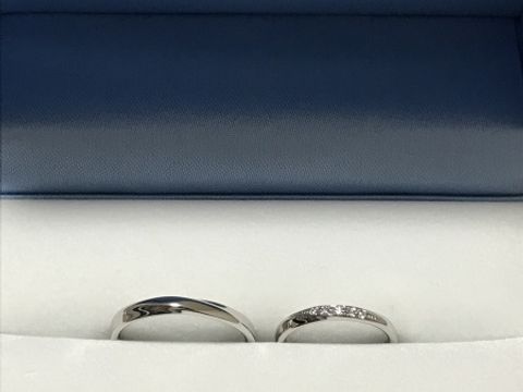 【GALA JEWELRY(ガラジュエリー)の口コミ】 シンプルなデザインでありながらも少しダイヤの入った結婚指輪がいいなと…