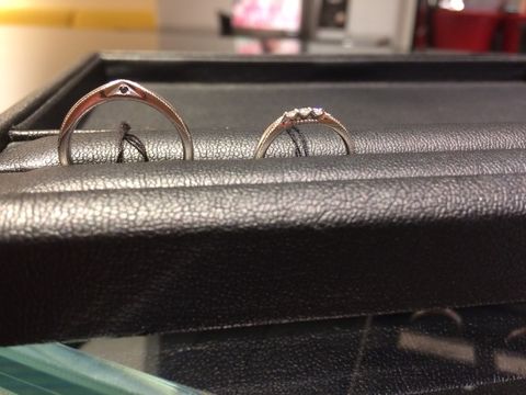 【エクセルコダイヤモンド(EXELCO DIAMOND)の口コミ】 お揃い感があるもの。しかし、他の人とかぶらないデザインが欲しいとリク…