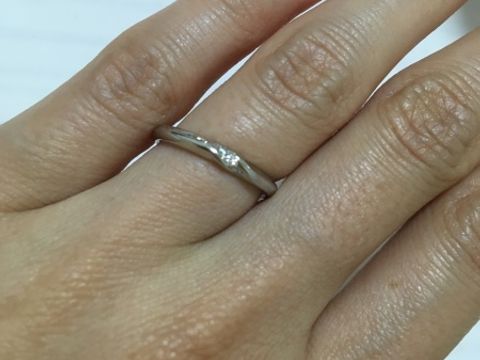 【エクセルコダイヤモンド(EXELCO DIAMOND)の口コミ】 普段から付けたいのでシンプルなデザインにしたいと考えていました。色々…