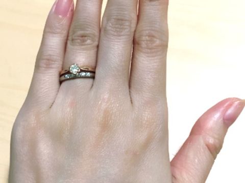 【TRECENTI(トレセンテ)の口コミ】 当初ハーフエタニティを探していましたが、中指や小指にダイヤが当たるの…