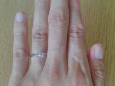 【俄(にわか)の口コミ】 友人などからオススメされたのと実際つけてみた時にとてもキレイで気に入…