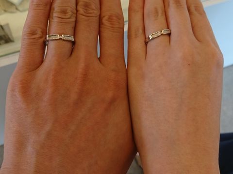 【JEWELRY  KAMATA(ジュエリーかまた)の口コミ】 メガネをモチーフにした結婚指輪であり、メガネ好きには好評の結婚指輪だ…