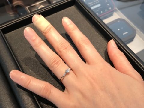 【エクセルコダイヤモンド(EXELCO DIAMOND)の口コミ】 指輪の土台のデザインと、ダイヤの質、お値段全てのバランスが取れていた…