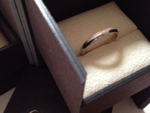 【Love Bond(ラブボンド)の口コミ】 ピンクゴールドとプラチナの2カラーを使用したデザインになっています。ピ…