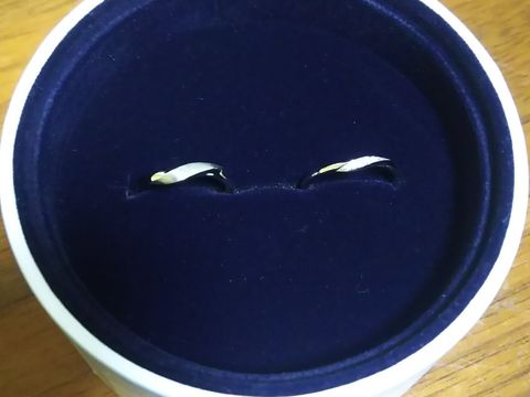 【Disney Cinderella(ディズニー シンデレラ)の口コミ】  男性用リングは、シンプル且つオシャレなものを探していたので、これが良…