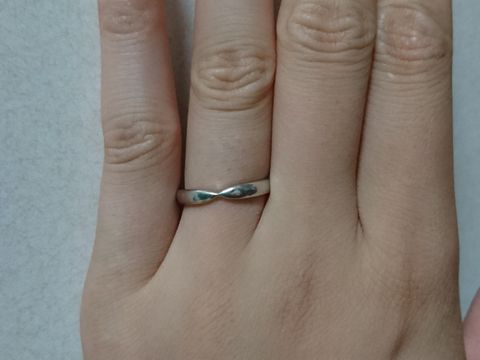 【ティファニー(Tiffany & Co.)の口コミ】 同じブランドの同じシリーズで婚約指輪と結婚指輪を揃えたかったので。結…