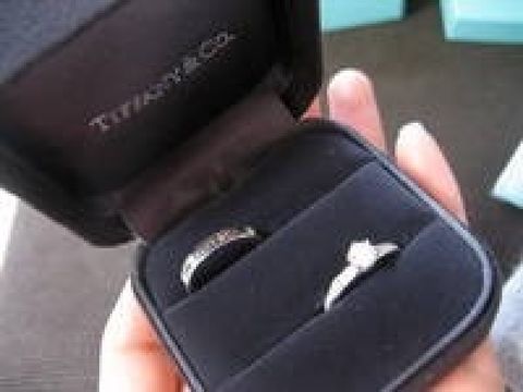 【ティファニー(Tiffany & Co.)の口コミ】 憧れのブランドだったので、頂いてとても嬉しかったです。
質もよく、デザ…