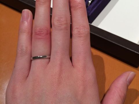 【俄(にわか)の口コミ】 ①究極シンプル
結婚指輪は毎日ずっとつけるものだから、質が良く、飽きの…