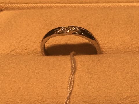 【ギンザタナカブライダル(GINZA TANAKA BRIDAL)の口コミ】 立体感あるフォルムで、指輪をつけているな！！とちゃんとインパクトがあ…