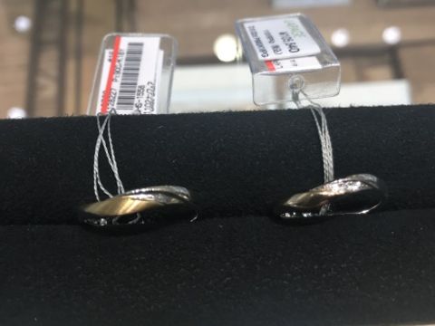 【LAPAGE(ラパージュ)の口コミ】 好みのv字デザインで、色もプラチナとピンクゴールドが掛け合わされていて…