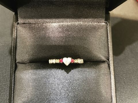 【ジュエリーハナジマの口コミ】 ハートシェイプが良くて探していたところ、ステキなラザールダイヤのお店…