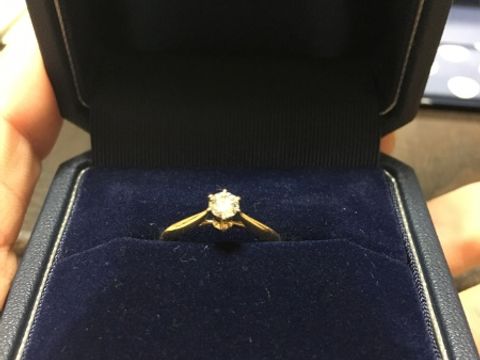 【銀座ダイヤモンドシライシの口コミ】 指輪の決め手は可愛さと、付け心地と、普段使い出来るところです。
婚約指…