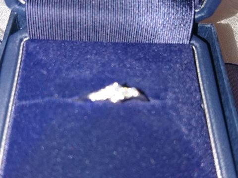 【銀座ダイヤモンドシライシの口コミ】 飽きが来ないデザインと、質の高いダイヤモンドが気に入ったので、こちら…