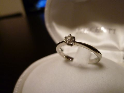 【TRECENTI(トレセンテ)の口コミ】 あまり派手なものは好みでないため、シンプルなデザインのものをと主人が…