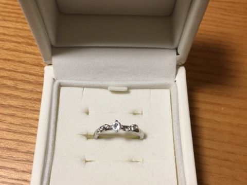 【4℃ BRIDAL(ヨンドシーブライダル)の口コミ】 結婚指輪を購入したあと、やっぱり婚約指輪もほしくて、後から買いました…