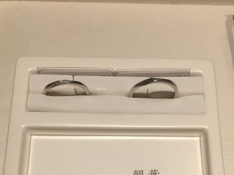 【俄(にわか)の口コミ】 水が流れているような緩やかなうねりのあるデザインで、みずみずしい印象…