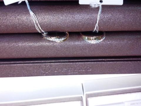 【アイプリモ(I-PRIMO)の口コミ】 ゴージャスにあしらわれたダイヤに、個性的なデザインが気になりました。…