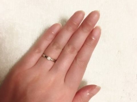 【ティファニー(Tiffany & Co.)の口コミ】 色々悩んだのですが
デザインがシンプルな物が良かったこと。
プラチナの…