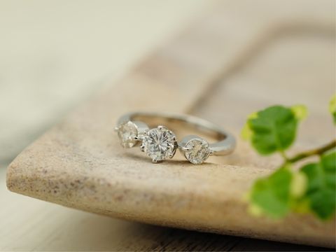 【サロン・ド・ルシェルの口コミ】 母から譲ってもらったダイヤをリフォームして婚約指輪にしたので、ダイヤ…