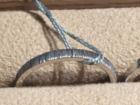 【ith(イズ)の口コミ】 シンプルでずっと飽きないデザインの指輪。余計なオーダーをしなくても、…