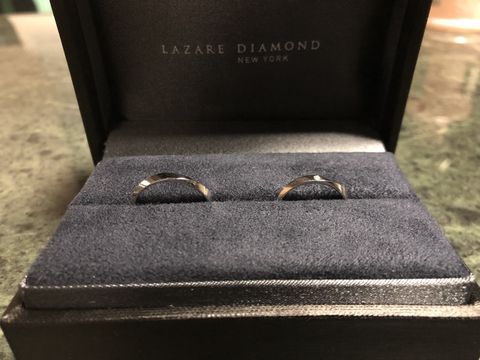 【ラザール ダイヤモンド(LAZARE DIAMOND)の口コミ】 長く使えそうなシンプルなデザインが良かったので、あまり装飾がなくデザ…