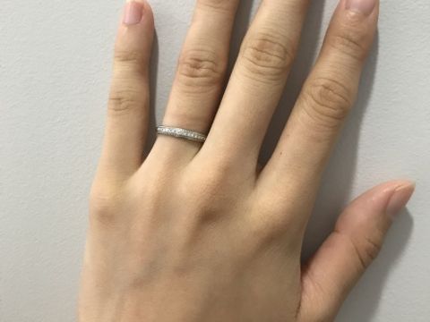 【アイプリモ(I-PRIMO)の口コミ】 前に購入した婚約指輪に合わせるのを前提に選びました。太めの指輪は自分…