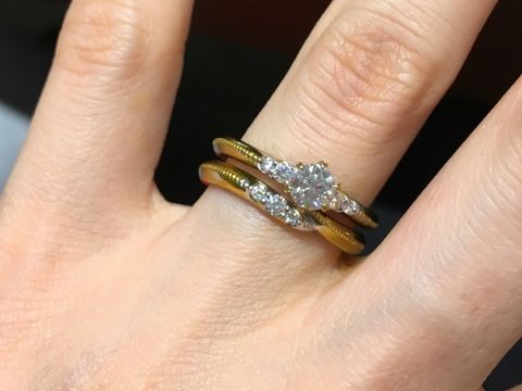 【エクセルコダイヤモンド(EXELCO DIAMOND)の口コミ】 セットリングなので二つのリングのフィット感がとても良かったです。ミル…