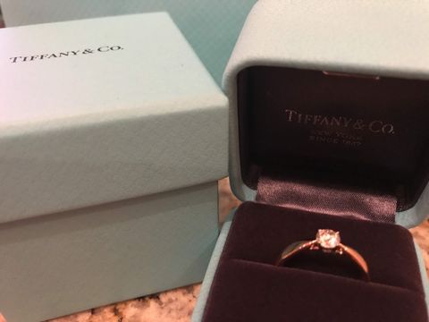 【ティファニー(Tiffany & Co.)の口コミ】 結婚が決まり、婚約指輪を買ってくれるときいて、2人で色々見て回りました…