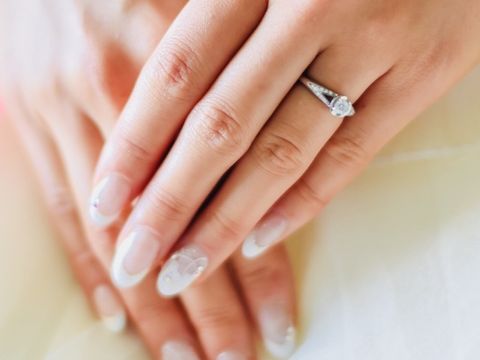 【ブルガリ(BVLGARI)の口コミ】 一生に一度しか貰えないエンゲージリングという事でインターネット、結婚…