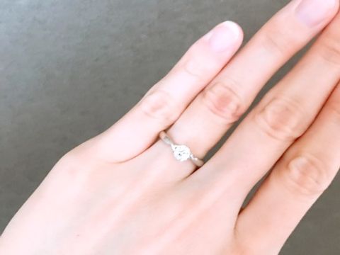【ラザール ダイヤモンド(LAZARE DIAMOND)の口コミ】 一石の婚約指輪に憧れていたので、一石のリングを中心に探していました。
…
