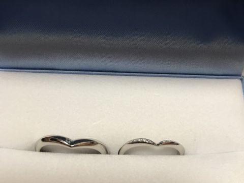 【GALA JEWELRY(ガラジュエリー)の口コミ】 婚約指輪と重ね付けできるデザインにしました。重ねなくても存在感のある…