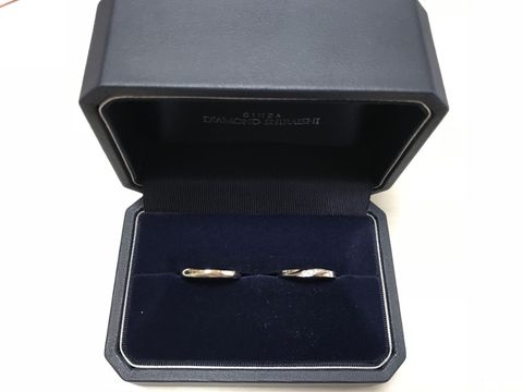 【銀座ダイヤモンドシライシの口コミ】 最初は石のないものを希望していましたが、実際につけてみてキラキラした…