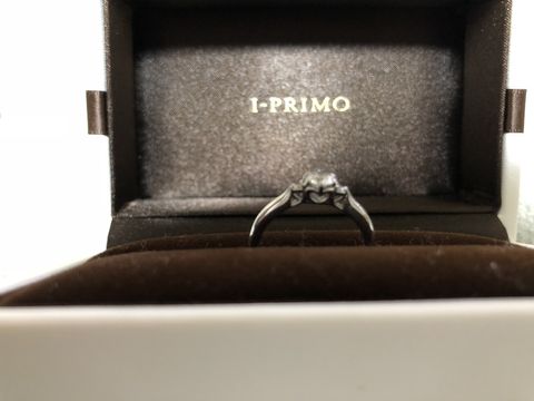 【アイプリモ(I-PRIMO)の口コミ】 ダイヤモンドのしたの台の部分がハートになっているのが他にはないデザイ…