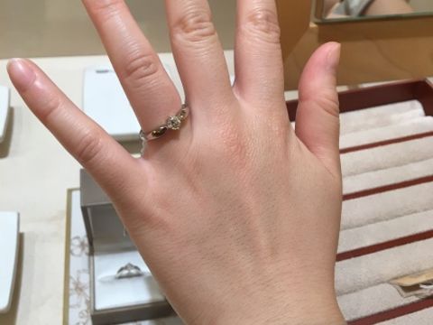 【ブルガリ(BVLGARI)の口コミ】 トルチェッロ型のデザインを探し、大手ブランド含む複数比較しましたが、…