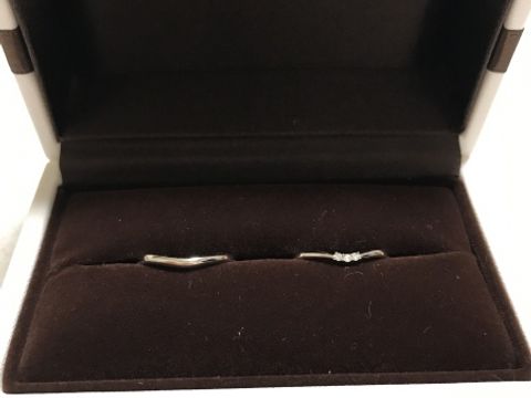 【アイプリモ(I-PRIMO)の口コミ】 婚約指輪と重ねてつけたくてダイヤを引き立てながらも結婚指輪だけでつけ…