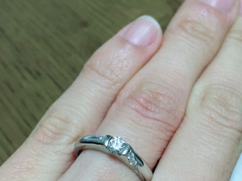 【アイプリモ(I-PRIMO)の口コミ】 どうせならば普段使いができるような、あまり高さの出ない指輪がいいとい…