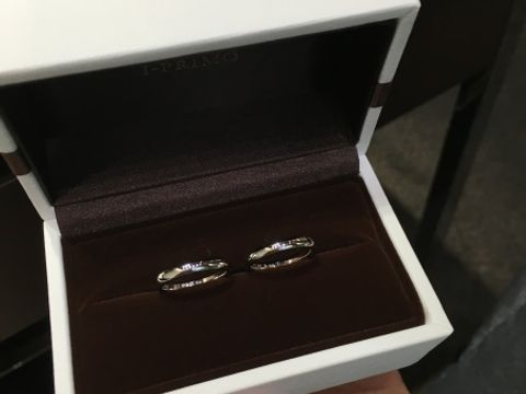 【アイプリモ(I-PRIMO)の口コミ】 婚約指輪を購入した段階で、同じような太さ・シンプルで重ねづけをしても…