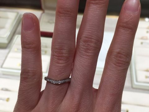 【カルティエ(Cartier)の口コミ】 購入したのはカルティエのバレリーナ カーブです。その他5件ほど検討しま…