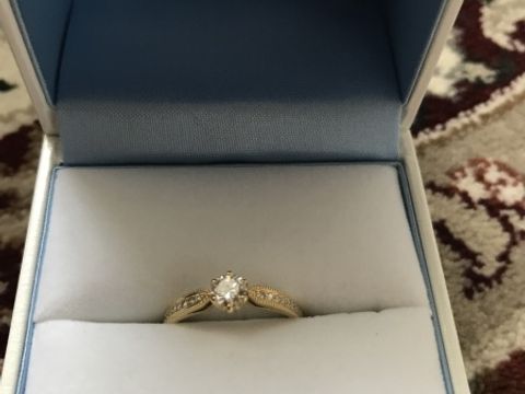 【GALA JEWELRY(ガラジュエリー)の口コミ】 ネットなどでいろいろと指輪を見ていて、とても気に入ったデザインがあり…