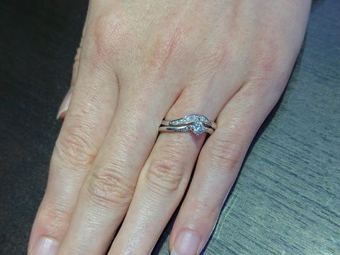 【俄(にわか)の口コミ】 お店の１番人気だと紹介がありました。マリッジリングだけでつけても存在…