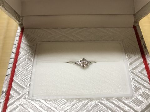 【カオキ　ダイヤモンド専門卸直営店の口コミ】 デザインはある程度初めから決めていました。カットがハート＆キューピッ…