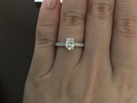 【グラフ(GRAFF)の口コミ】 最初はハリーウィンストンのトリストリングと迷い、グラフのプロミスを見…